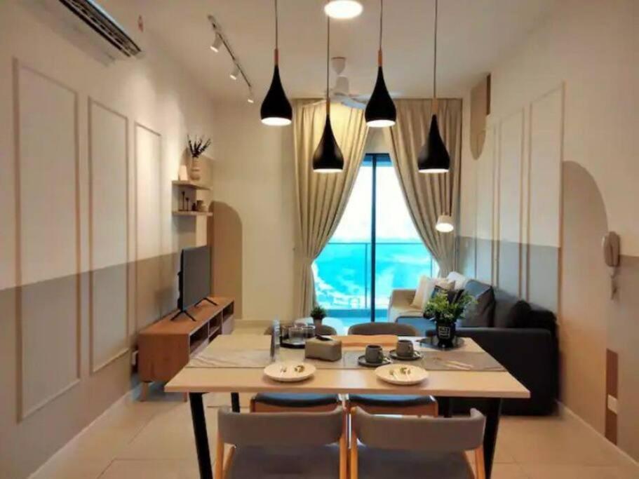 Apartemen 6 Pax Stylish At Continew Near To Trx And Pavilion *