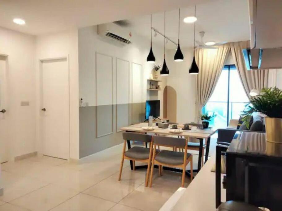6 Pax Stylish At Continew Near To Trx And Pavilion * Kuala Lumpur