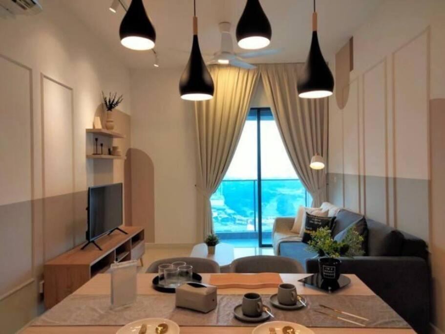 6 Pax Stylish At Continew Near To Trx And Pavilion * Kuala Lumpur